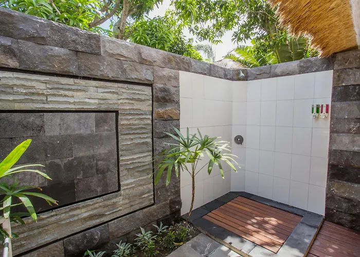 Bay Shore Huts 4* Nusa Lembongan
