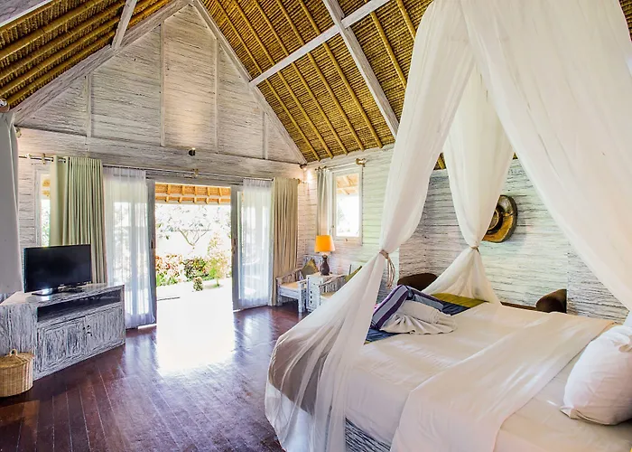 Bay Shore Huts 4*