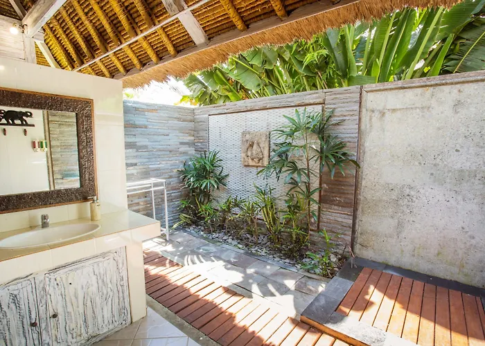 Resort Bay Shore Huts Nusa Lembongan