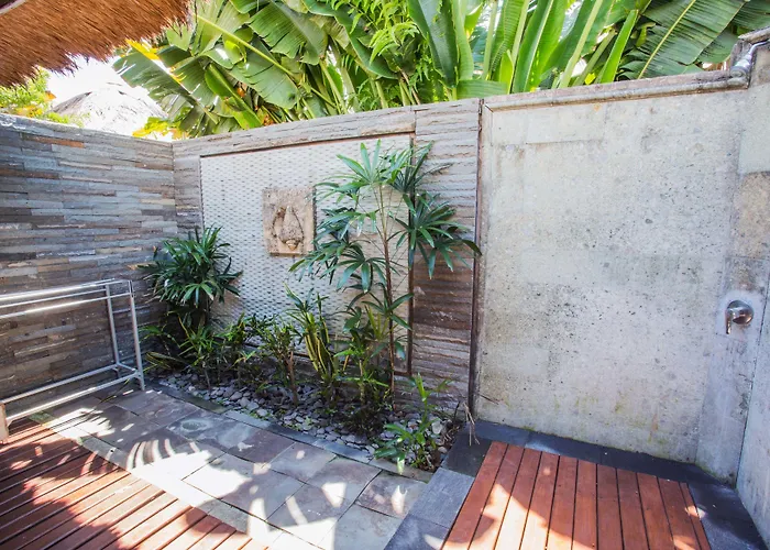Bay Shore Huts 4*