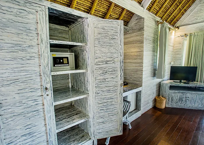 Bay Shore Huts 4*